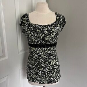 VINTAGE BLACK AND GREEN FLORAL‎ MILKMAID BABYDOLL BLOUSE